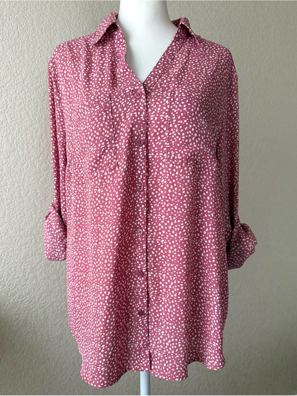Maurices Berry Pink White Dot Button Front Blouse Size Medium